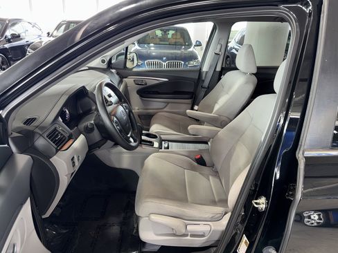 Used 2017 Honda Pilot LX image 19
