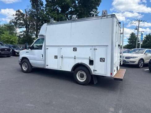 Used 2022 Ford E-350 and Econoline 350 Super Duty w/ Power Windows & Locks Group RWD image 5