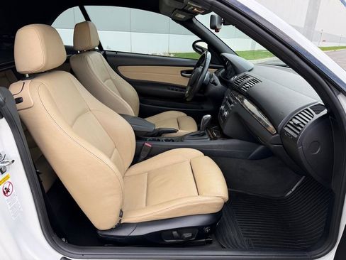 Used 2009 BMW 135i Convertible image 16