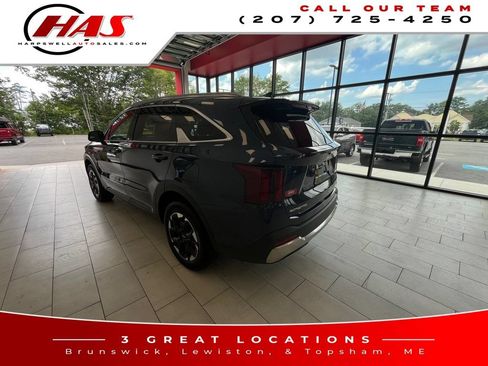 Used 2024 Kia Sorento S w/ Panoramic Sunroof Package AWD/4WD image 3