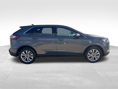 Used 2024 Ford Edge Titanium image 8