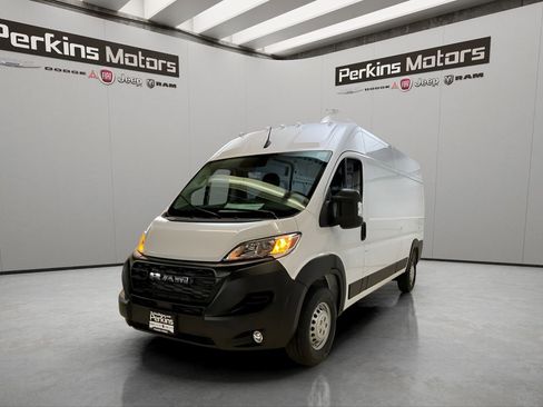 New 2026 RAM ProMaster 2500 w/ Convenience Group image 1