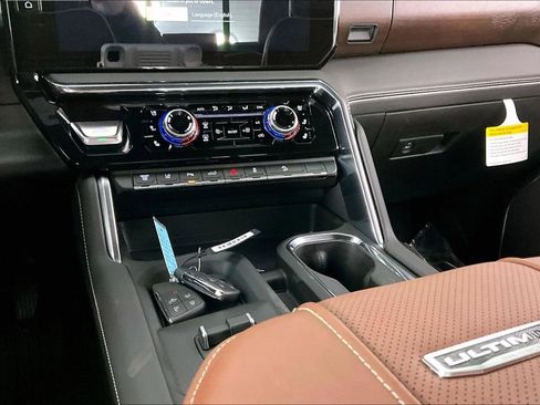 New 2026 GMC Sierra 2500 Denali Ultimate w/ Max Trailering Package AWD/4WD image 7