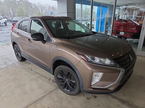 Used 2018 Mitsubishi Eclipse Cross LE image 1