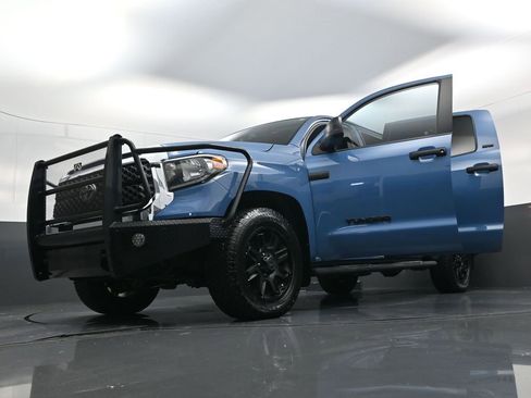 Used 2021 Toyota Tundra SR5 w/ SR5 Leather Package RWD image 27