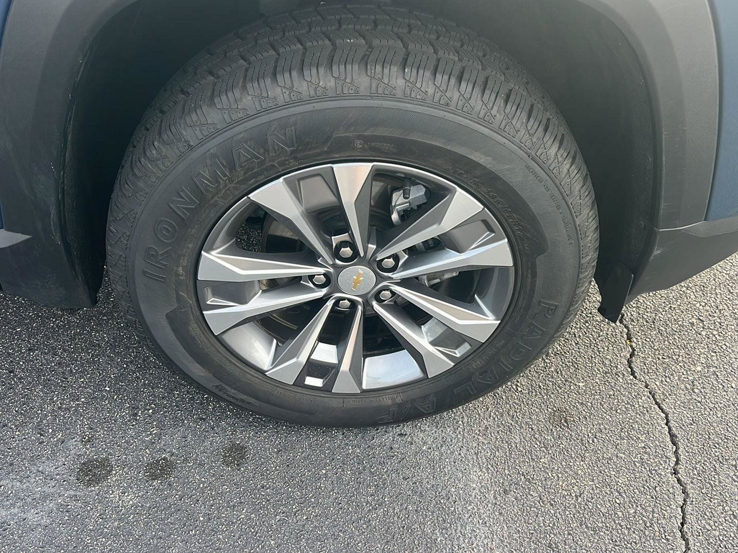 Used 2025 Chevrolet Equinox LT FWD image 39