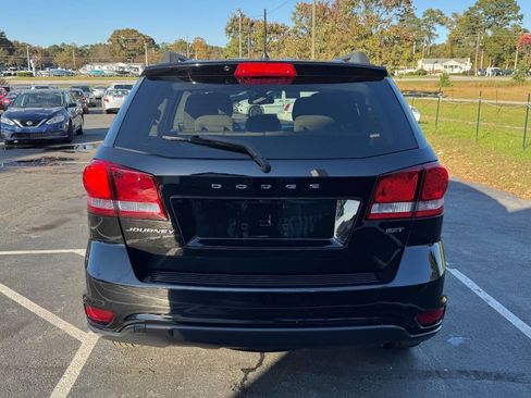 Used 2018 Dodge Journey SXT image 7