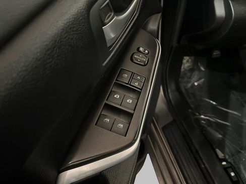 Used 2017 Toyota Camry SE image 19