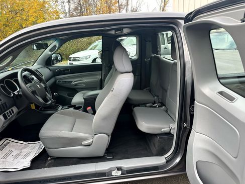 Used 2012 Toyota Tacoma 2WD Access Cab image 12