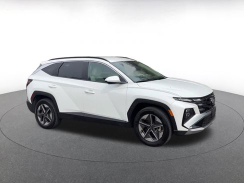 Used 2025 Hyundai Tucson SEL AWD/4WD image 2