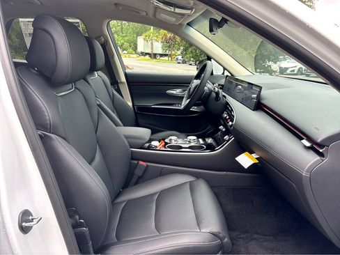 New 2026 Genesis GV70 2.5T AWD/4WD image 18