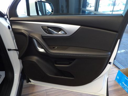 Used 2024 Chevrolet Blazer LT w/ LPO, Floor Liner Package FWD image 12