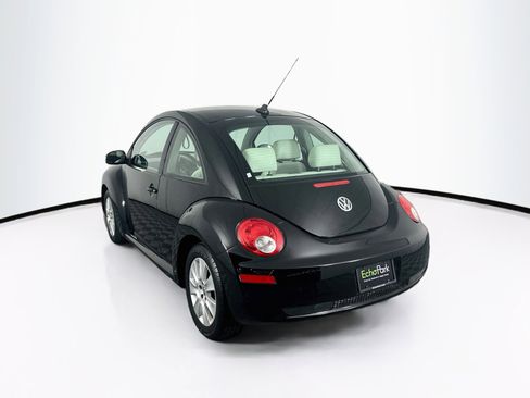 Used 2010 Volkswagen Beetle Coupe FWD image 5