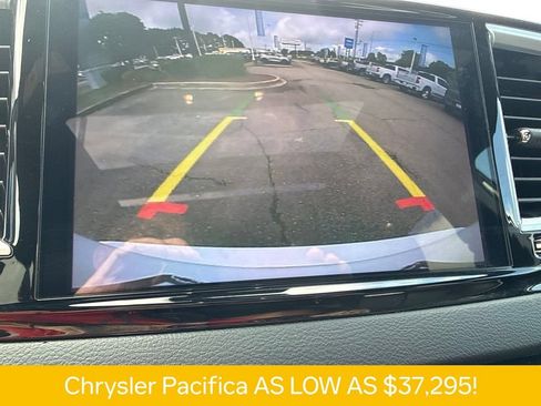 Used 2026 Chrysler Pacifica Limited w/ S Appearance Package FWD image 9