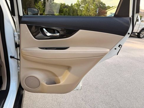 Used 2019 Nissan Rogue SL w/ Premium Package AWD/4WD image 27