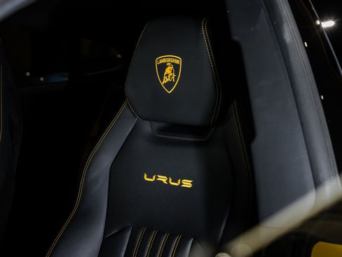 Used 2024 Lamborghini Urus Performante AWD/4WD image 42