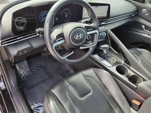 Used 2025 Hyundai Elantra Limited FWD image 21
