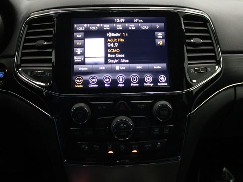 Used 2021 Jeep Grand Cherokee Limited w/ Quick Order Package 28K 80th AWD/4WD image 32