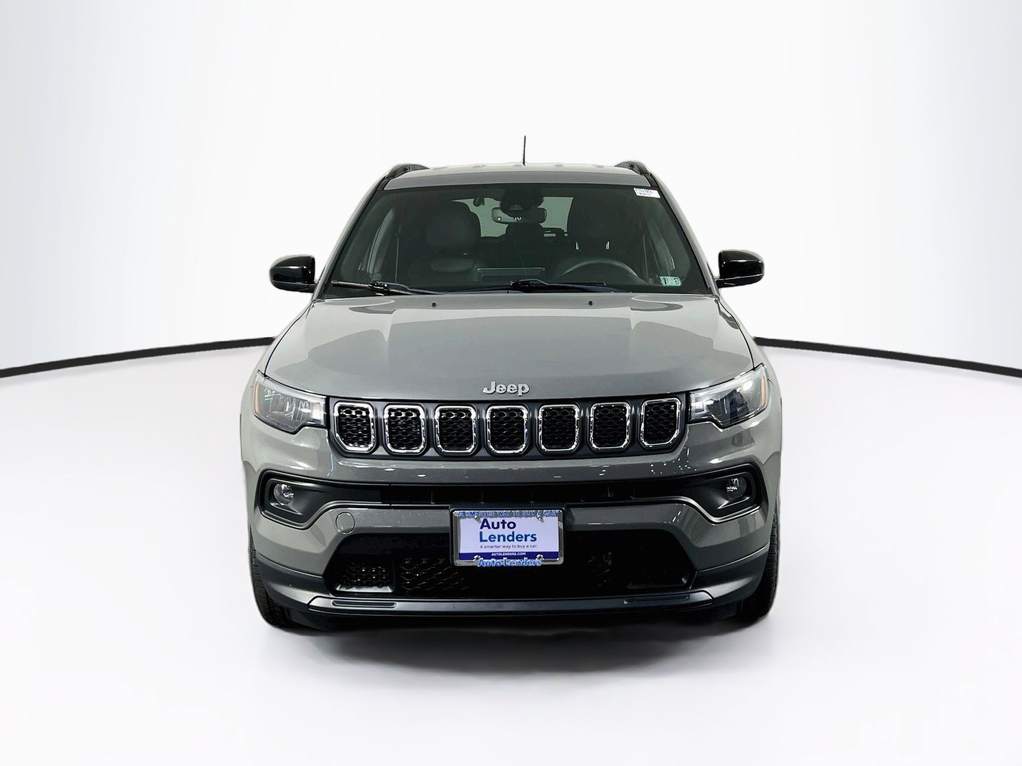 Used 2023 Jeep Compass Latitude w/ Convenience Group AWD/4WD image 2