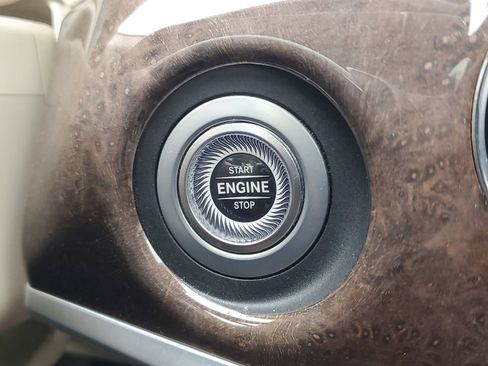 Used 2019 Mercedes-Benz S 560 Sedan image 32