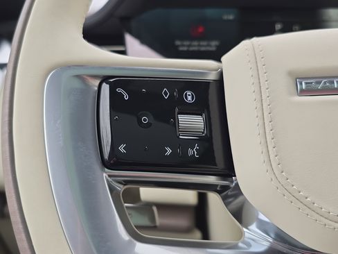 New 2026 Land Rover Range Rover Long Wheelbase SE image 18