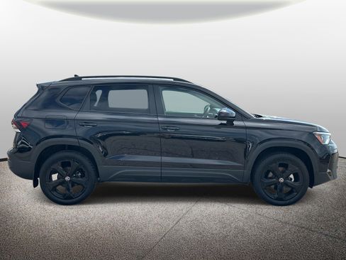 Used 2025 Volkswagen Taos SE w/ Taos Adventure Package AWD/4WD image 5