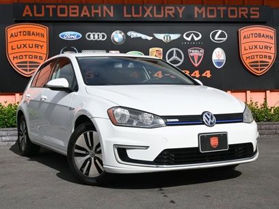 Used 2016 Volkswagen e-Golf SE w/ DC Fast Charging Package
