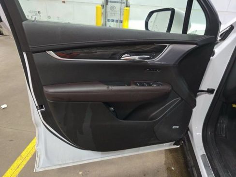 Used 2024 Cadillac XT6 Premium Luxury w/ Technology Package AWD/4WD image 15