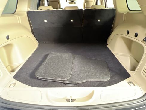 Used 2022 Jeep Grand Cherokee Laredo E image 24