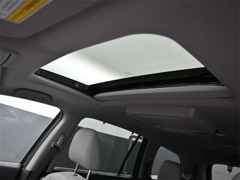 Used 2021 Honda Pilot Touring image 29