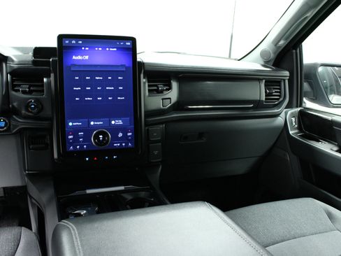 Used 2024 Ford F150 Lightning Flash image 19