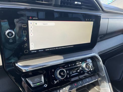 Used 2024 GMC Sierra 2500 Denali w/ Denali Reserve Package AWD/4WD image 16