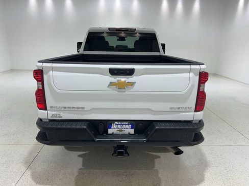 Used 2024 Chevrolet Silverado 2500 Custom w/ Custom Value Package image 4