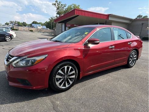 Used 2017 Nissan Altima 2.5 SL w/ 2.5 Technology Package FWD image 3