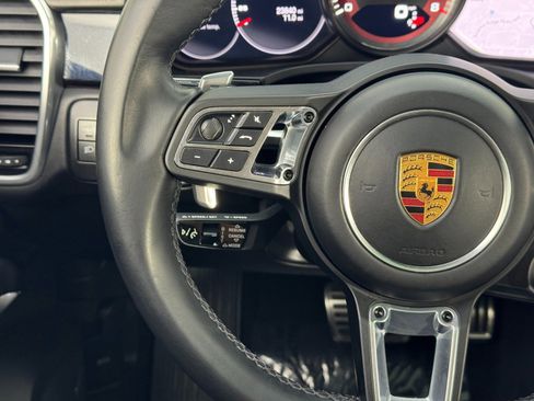 Used 2022 Porsche Cayenne Turbo image 22