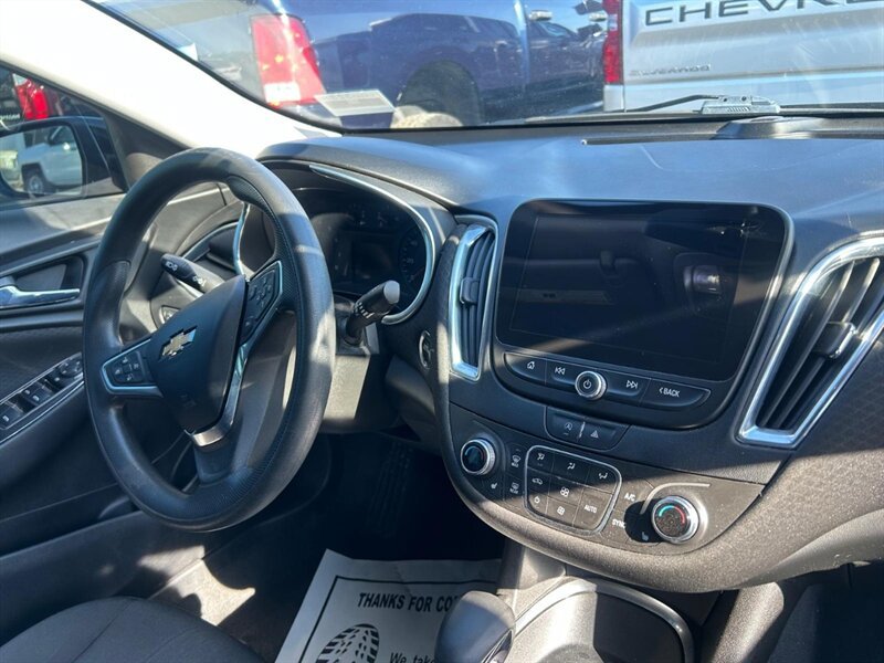 Used 2021 Chevrolet Malibu LT FWD image 20