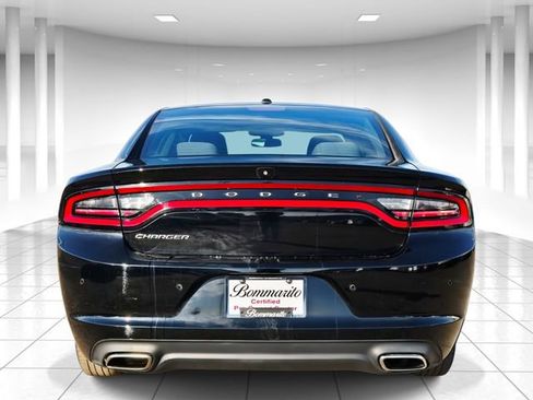 Used 2019 Dodge Charger SXT RWD image 4