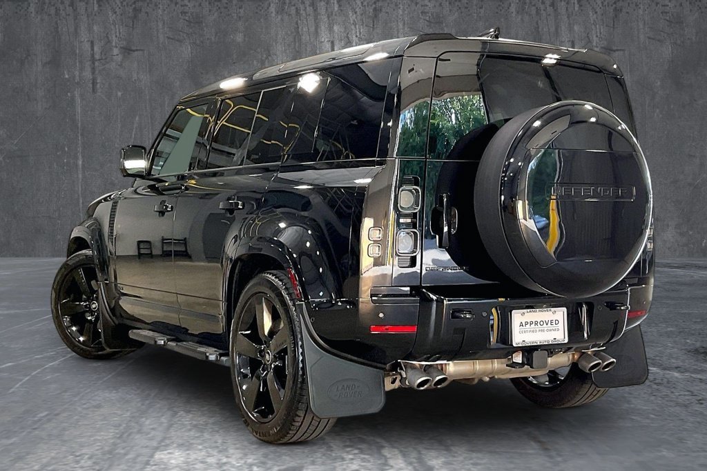 Certified 2025 Land Rover Defender 110 V8 AWD/4WD image 4