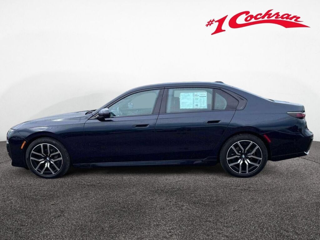 Used 2025 BMW 740i xDrive w/ Premium Package AWD/4WD image 10