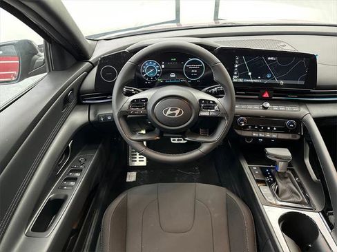 New 2025 Hyundai Elantra SEL image 21