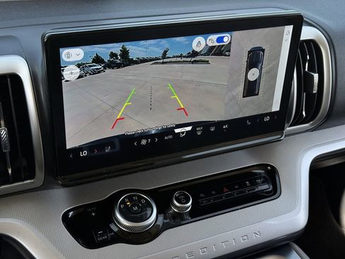 Used 2025 Ford Expedition Max Active RWD image 19