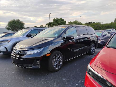 Used 2025 Honda Odyssey Touring image 8