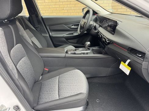New 2026 Nissan Sentra SV w/ SV Convenience Package FWD image 9