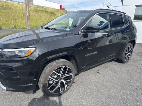 Used 2025 Jeep Compass Limited w/ Elite Group AWD/4WD image 7