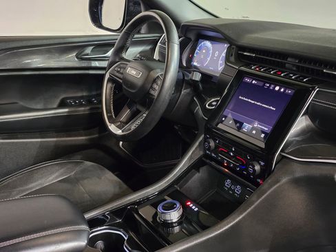 Used 2022 Jeep Grand Cherokee Altitude image 41