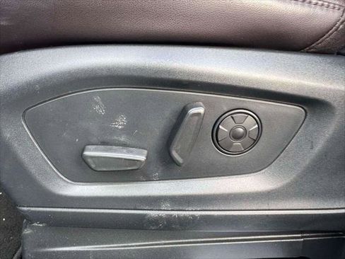 Used 2025 Ford Explorer Platinum image 15