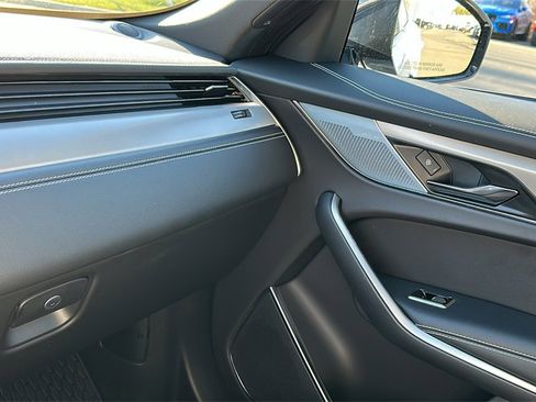 Certified 2025 Jaguar F-PACE R-Dynamic S image 18