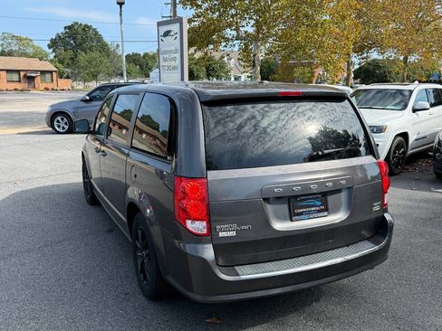 Used 2019 Dodge Grand Caravan GT image 4