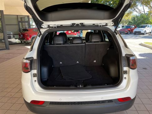 Used 2025 Jeep Compass Limited image 24