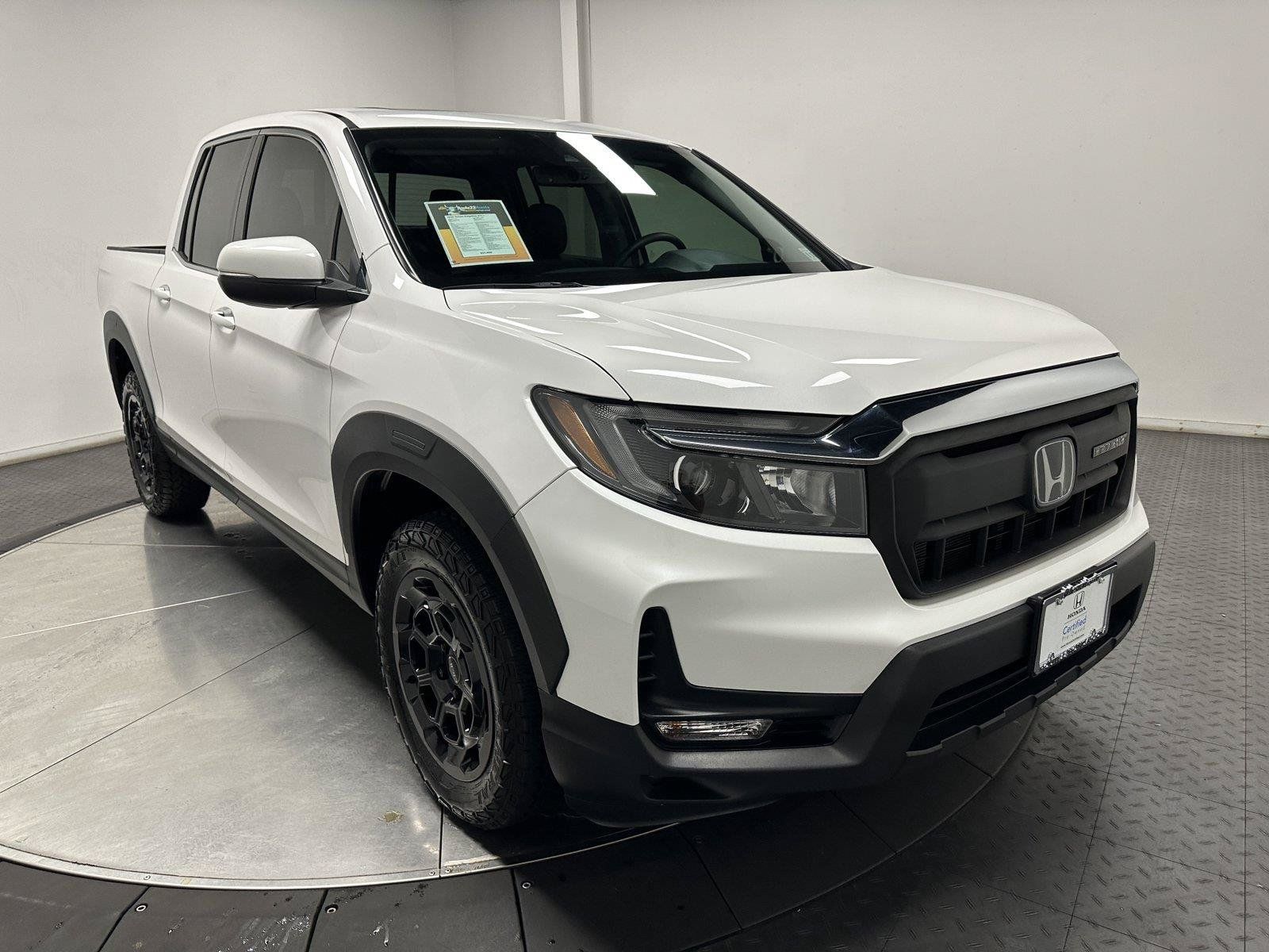 Certified 2025 Honda Ridgeline RTL+ image 2